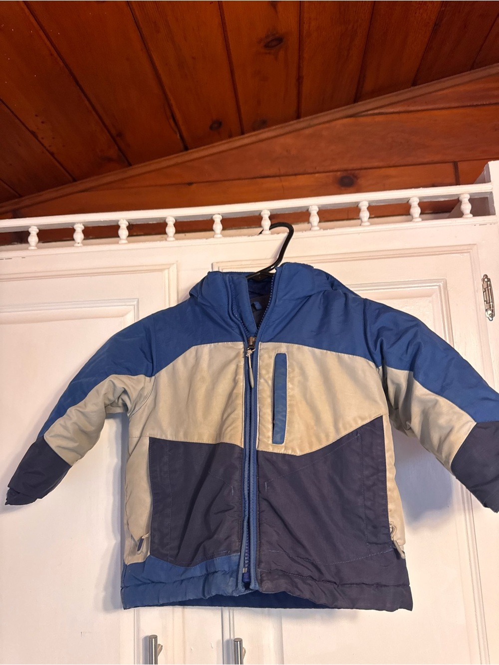 L.L. Bean toddler Colorblock Puffer Jacket - Blue, Navy & Light Gray size 2T